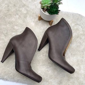 Seychelles | Clam Shaped Heel Booties Size 10